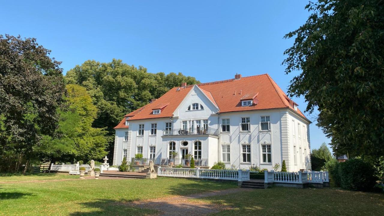 Schloss Badow Dış mekan fotoğraf